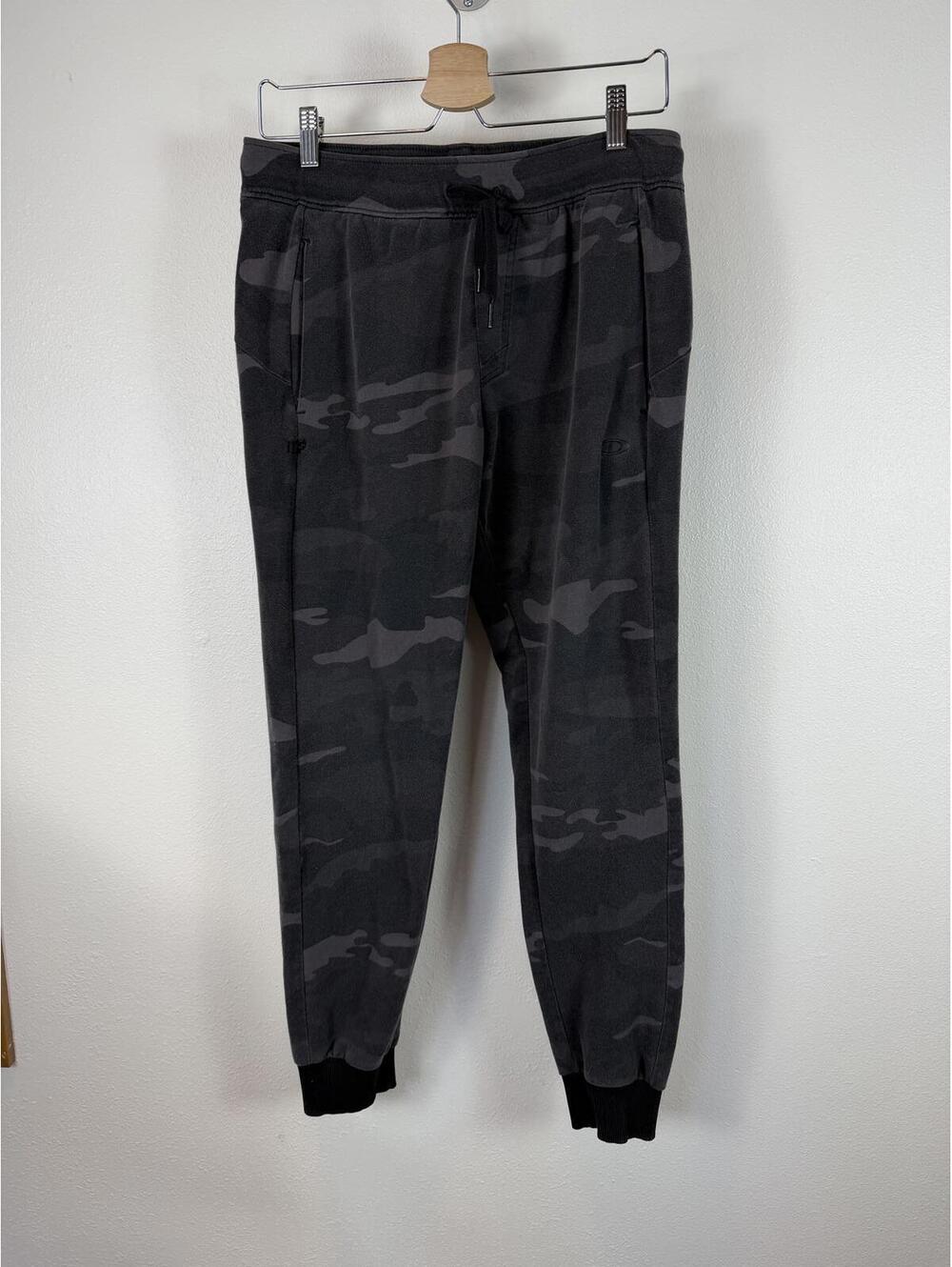 Oakley Camo Joggers - Men's Medium